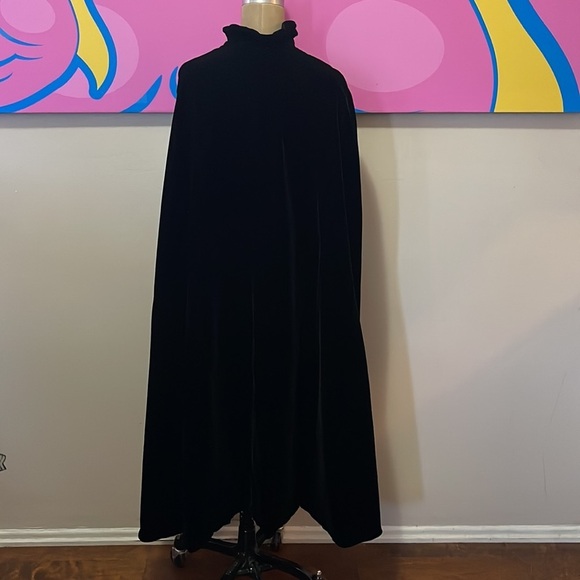 Eugene Alexander Black Velvet Cape Cloak Vintage 1980s - Picture 7 of 10